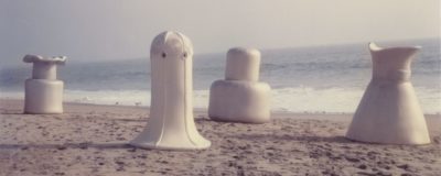 Filmstill aus Heidi Buchers Video Bodyshells, Venice Beach, Kalifornien, 1972 The Estate of Heidi Bucher