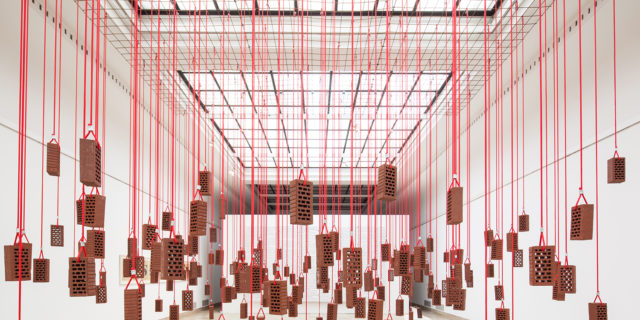 Kendell Geers, 1988 — 2012, Installationsansicht, Haus der Kunst, 2013, Foto Maximilian Geuter